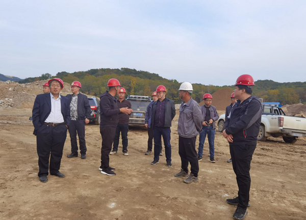 有色西勘院總經理常禮安前往小城季德鉬礦項目檢查指導工作