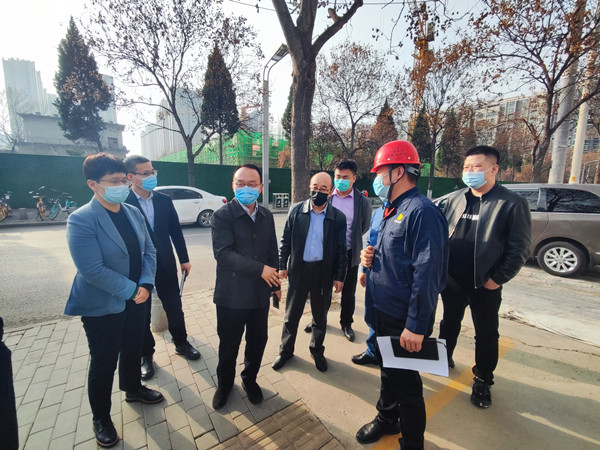 西安市住建局張小波副局長赴公司二〇四所37#職工住宅樓項目督導調研