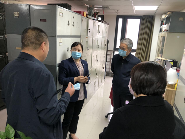 公司領(lǐng)導段曉峰一行赴陜建機施集團開展檔案管理工作學習交流 