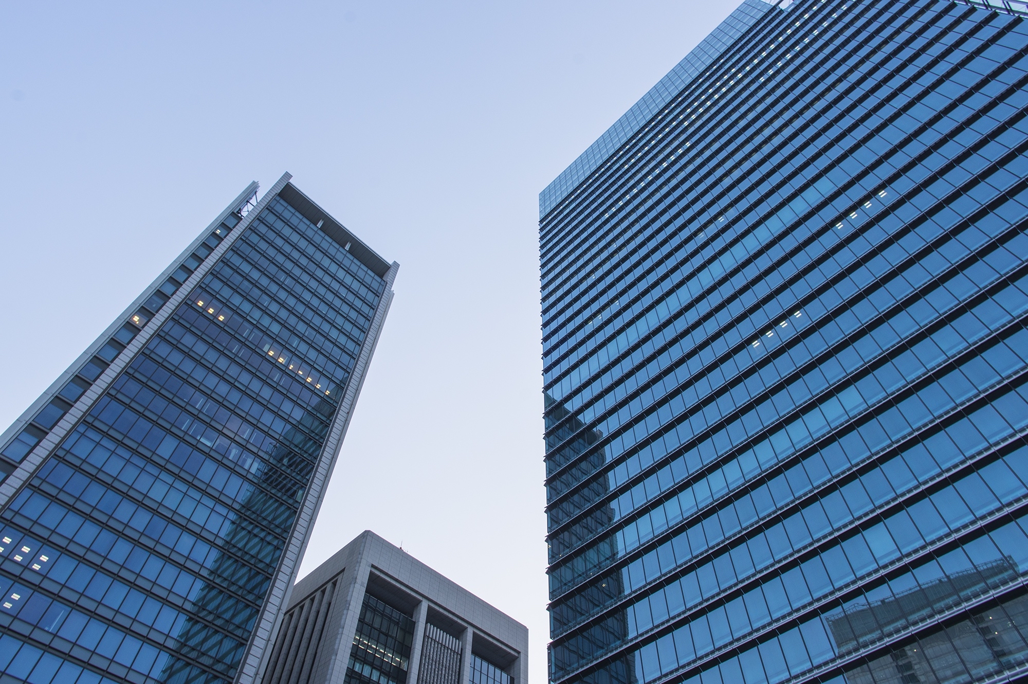 雁塔區住建局調研員馮紅柱一行到公司走訪調研